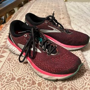 Women’s Brooks Ghost 11 size 8